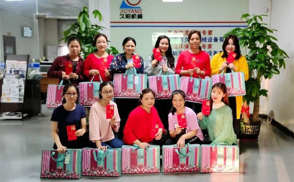 劳动妇女节 | 愿你无惧时光，成为更好的自己